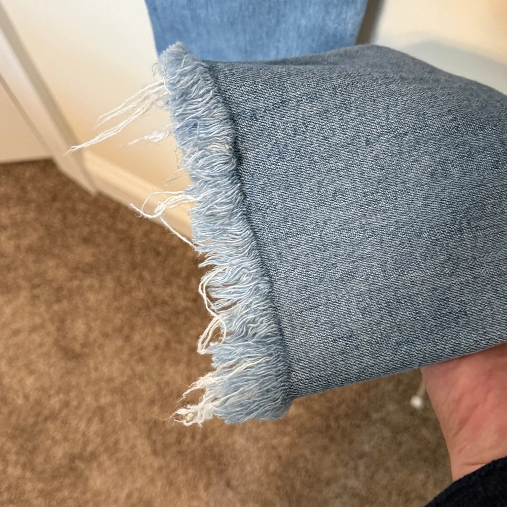 MOTHER Women’s The Insider Crop Step Fray Light Blue Distressed Jeans / Size 27